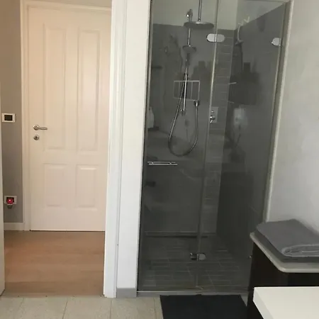 Con Bagno Privato E Parcheggio Kwatera prywatna Lukka