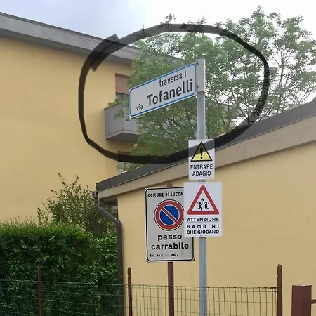 Con Bagno Privato E Parcheggio Lucca