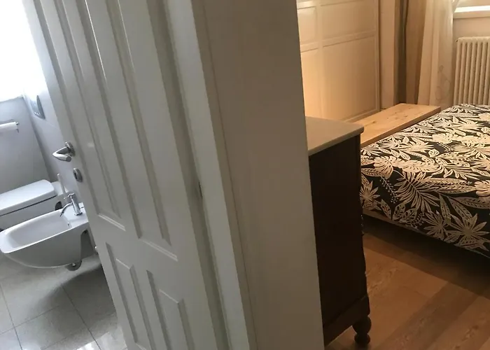 Con Bagno Privato E Parcheggio 루카