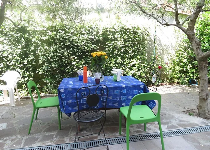 홈스테이 Con Bagno Privato E Parcheggio 루카