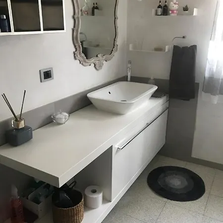 Con Bagno Privato E Parcheggio * Λούκα